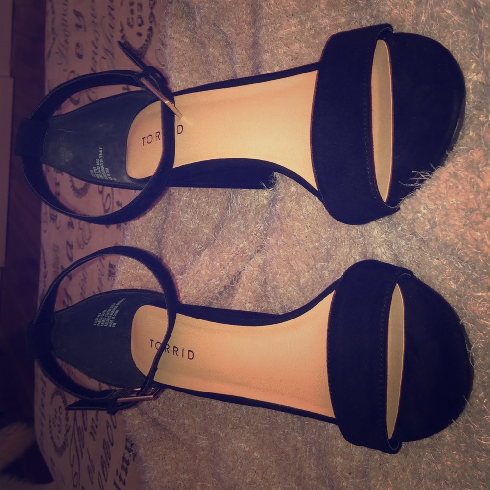 NWOT: Never Worn, black heels